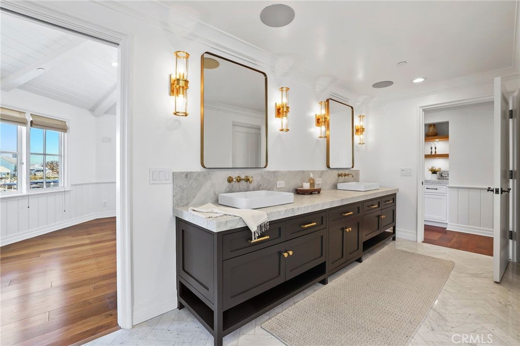 21 Bay Island, Newport Beach CA 92661 - Photo 36