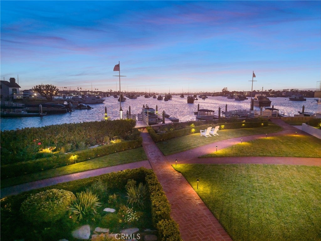 21 Bay Island