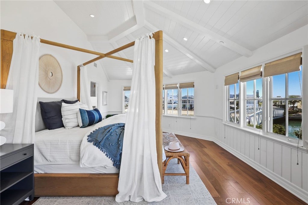 21 Bay Island, Newport Beach CA 92661 - Photo 30