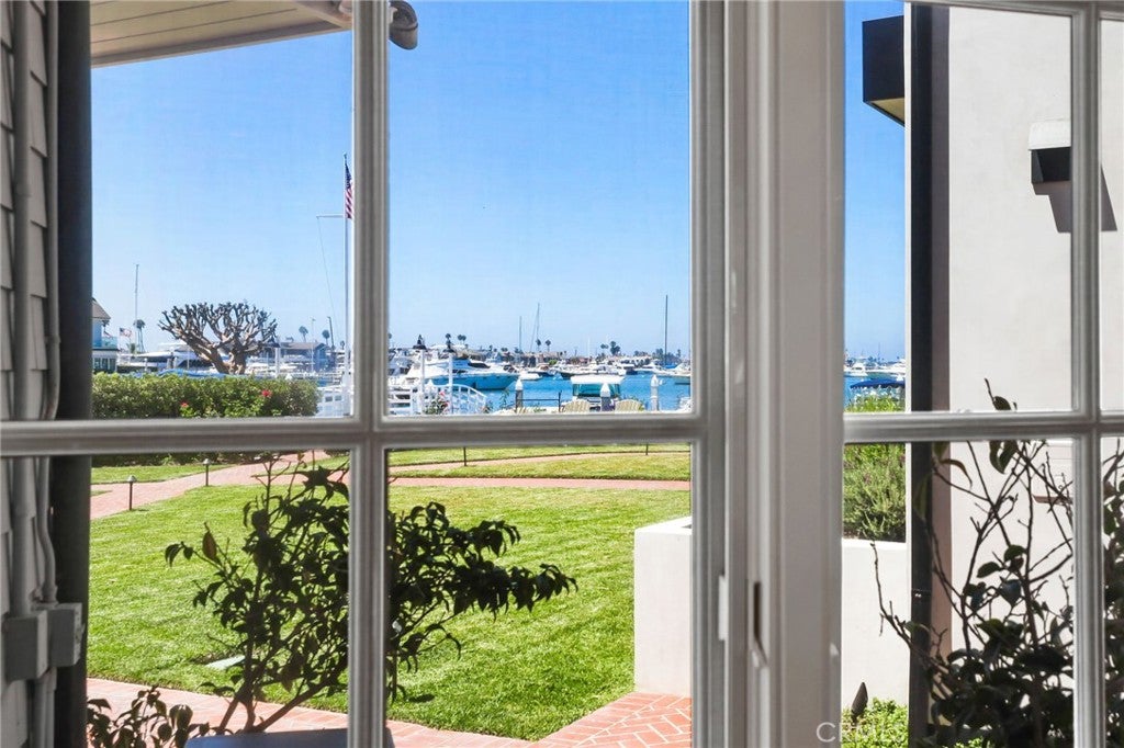 21 Bay Island, Newport Beach CA 92661 - Photo 17