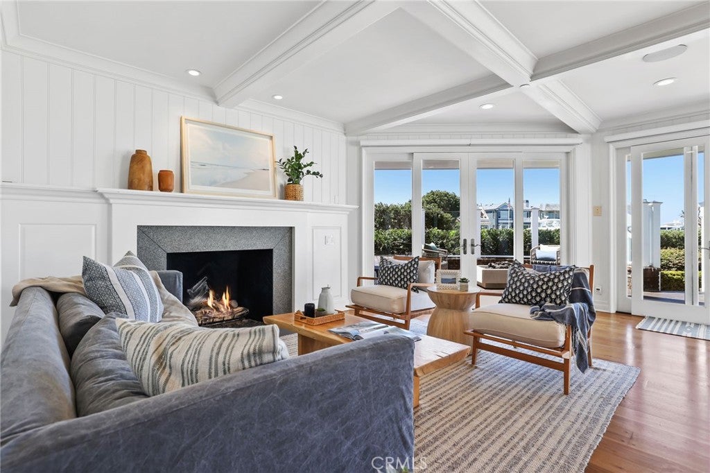 21 Bay Island, Newport Beach CA 92661 - Photo 10