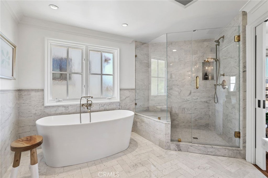 21 Bay Island, Newport Beach CA 92661 - Photo 35