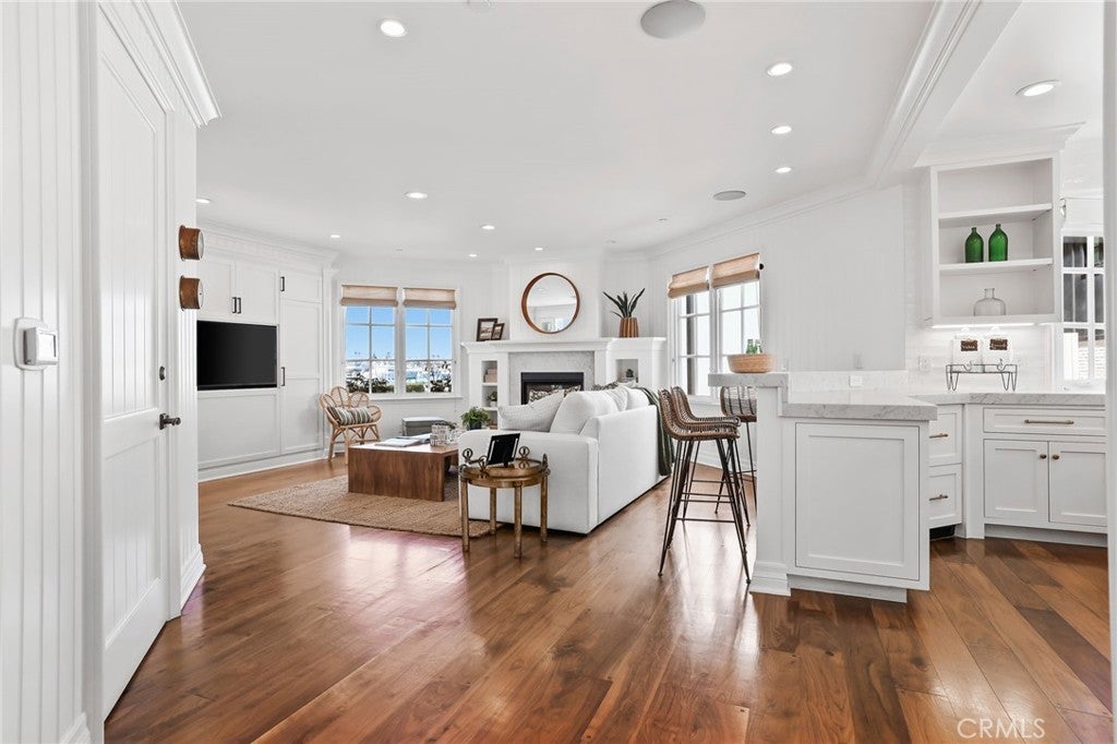 21 Bay Island, Newport Beach CA 92661 - Photo 20