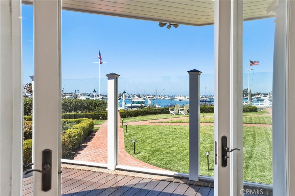 21 Bay Island, Newport Beach CA 92661 - Photo 13