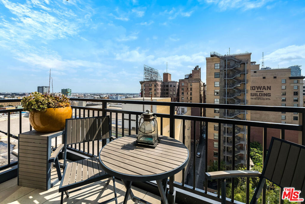 416 S Spring Street 1109