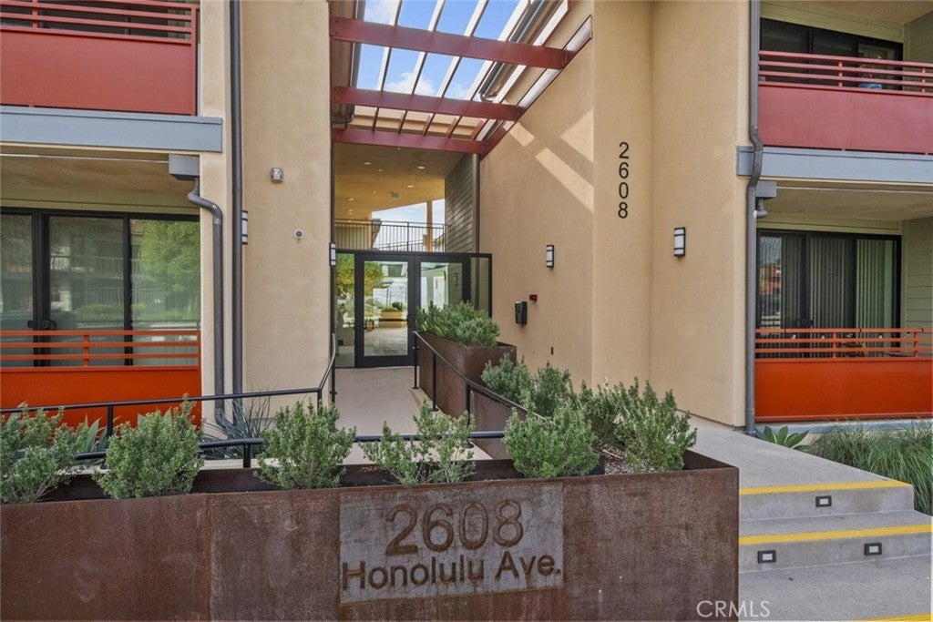 2608 Honolulu Avenue