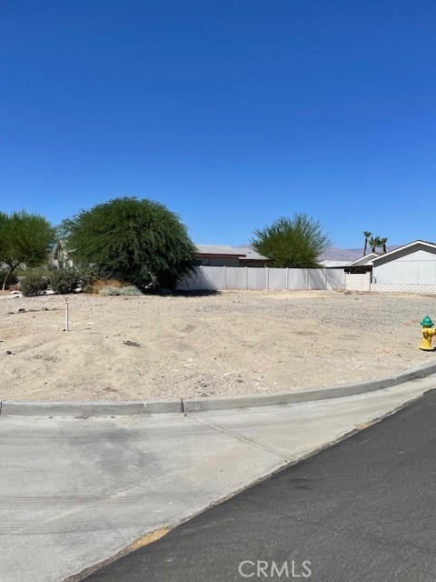 Great corner lot located on a quiet cul-de-sac in the desirable 55+ community of Tri-Palm Estates and Country Club. You own the land, making this a fantastic opportunity to build your custom home, manufactured home, or modular home in a well-established neighborhood.
Conveniently situated with easy access to I-10 and just minutes from Rancho Mirage, Palm Desert, and downtown Palm Springs. Tri-Palms offers a vibrant lifestyle with amenities including golf, swimming pools, spas, tennis, pickleball, shuffleboard, basketball, and access to the community clubhouse, restaurant, bar, and billiard room.
Don’t miss your chance to be part of this active and welcoming community!