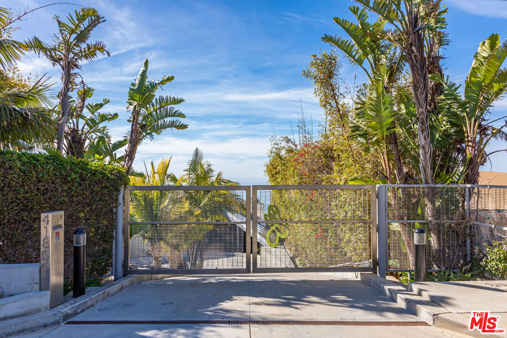 41800 Pacific Coast Highway