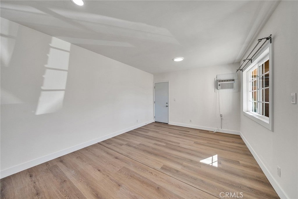 16965 Hurley