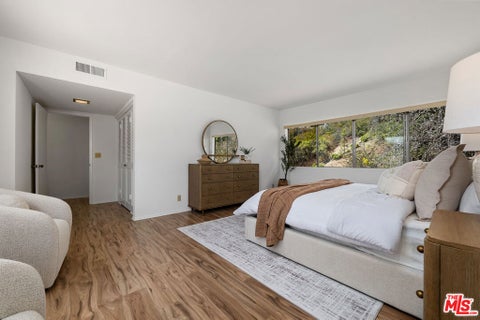 Tiny photo for 2537 Cordelia Road, Los Angeles, CA 90049 (MLS # 26877803)