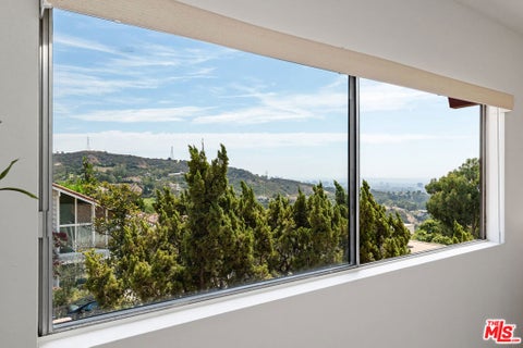 Tiny photo for 2537 Cordelia Road, Los Angeles, CA 90049 (MLS # 26877803)