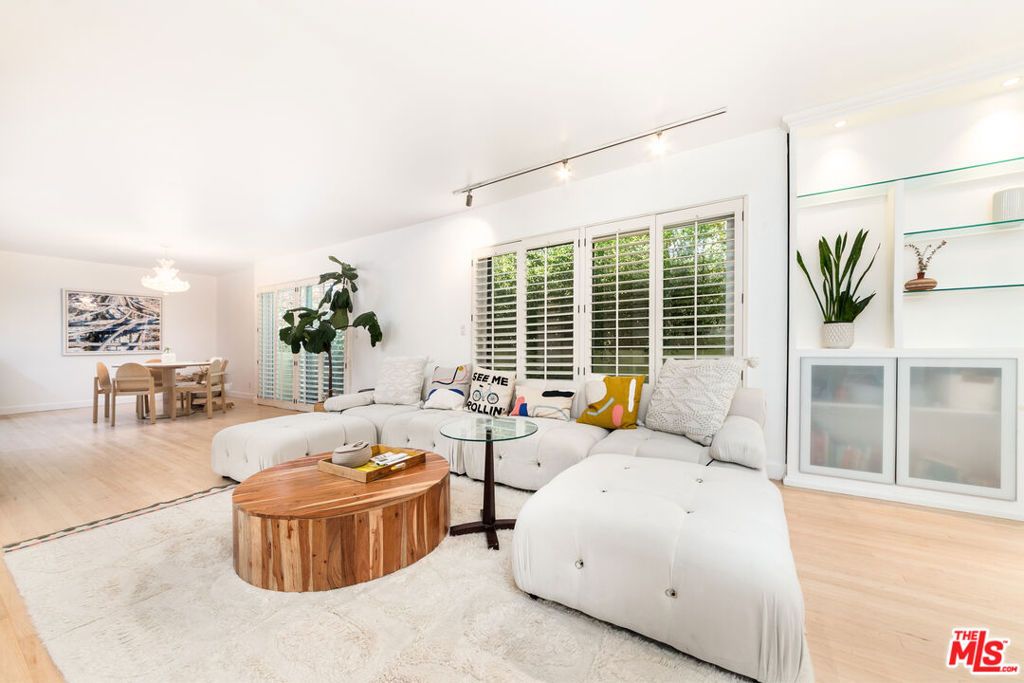 Photo of 933 17th Street #14, Santa Monica, CA 90403 (MLS # 25575113)