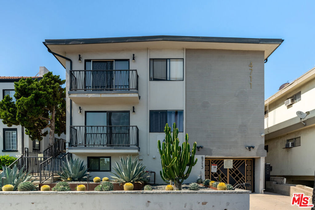 4711 Beverly Boulevard