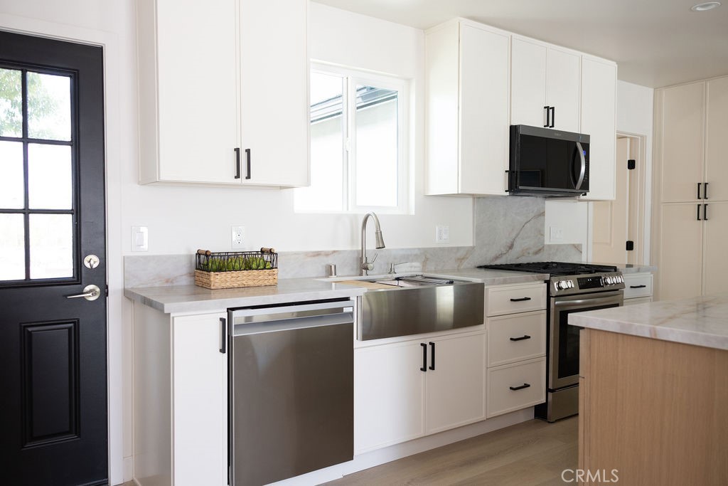 605 W Gaillard