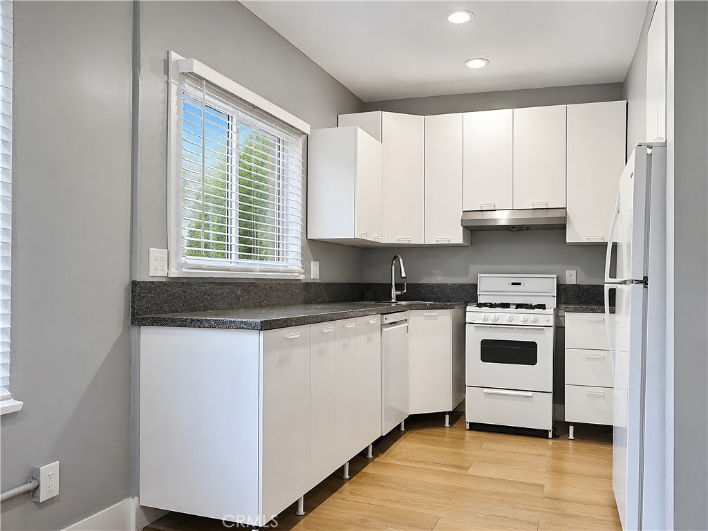 635 Elm Avenue 10
