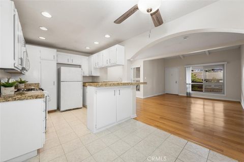3721 Country Club Drive 18 Long Beach CA 90807