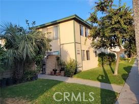 1034 El Camino Drive