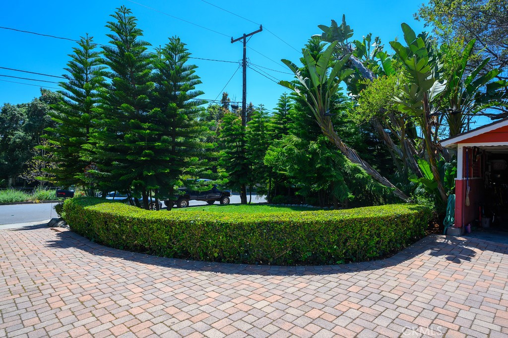 703 Manzanita Avenue