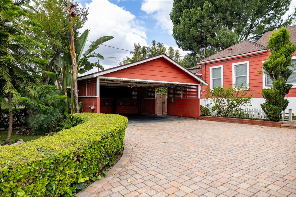 703 Manzanita Avenue