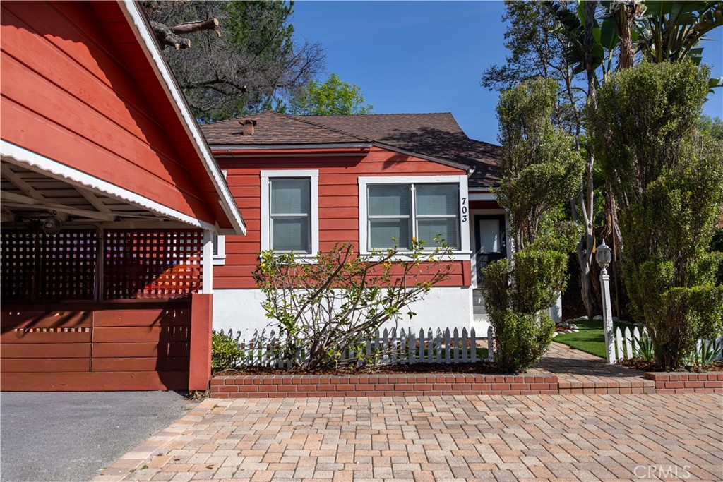 703 Manzanita Avenue