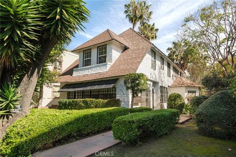 Photo of 534 Chestnut Avenue #4, Long Beach, CA 90802 (MLS # CV26064146)