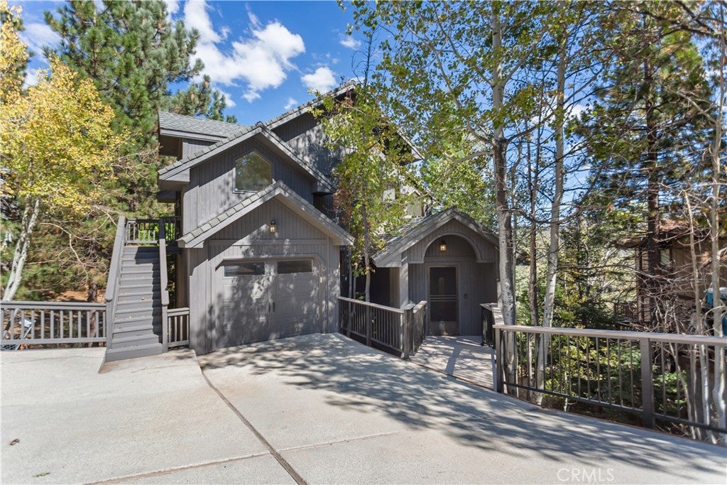 1915 Nob Hill Dr.