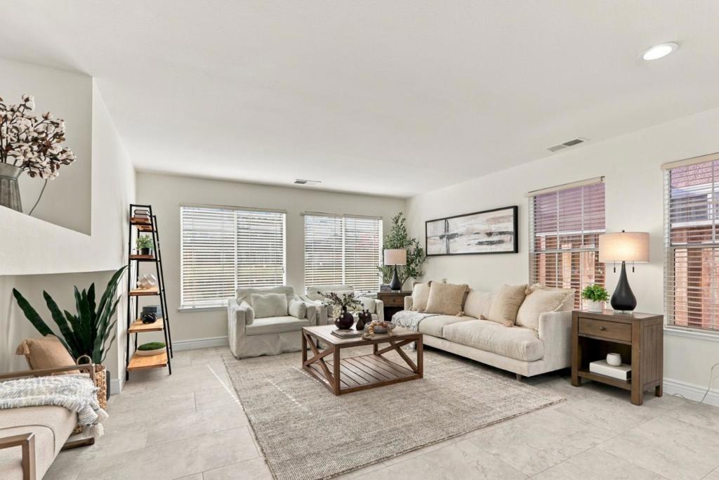 1572 Firestone Loop