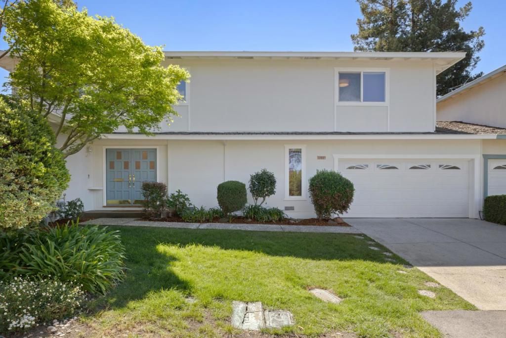 Photo of 1102 Blue Lake Square, Mountain View, CA 94040 (MLS # ML82040217)