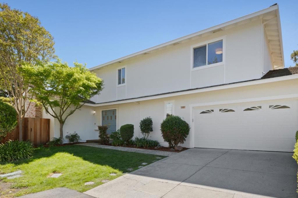 Photo of 1102 Blue Lake Square, Mountain View, CA 94040 (MLS # ML82040217)