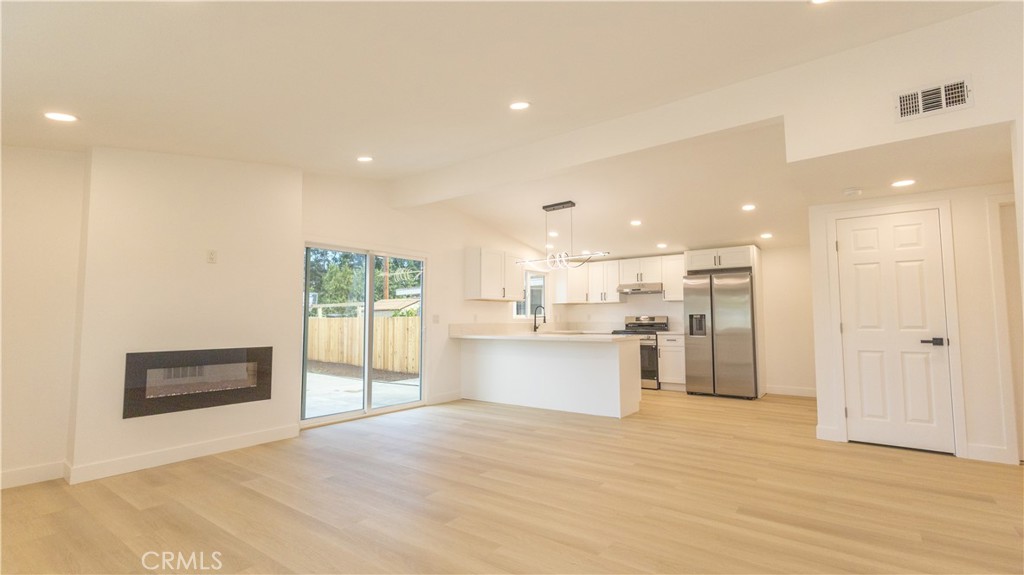 413 S Poplar