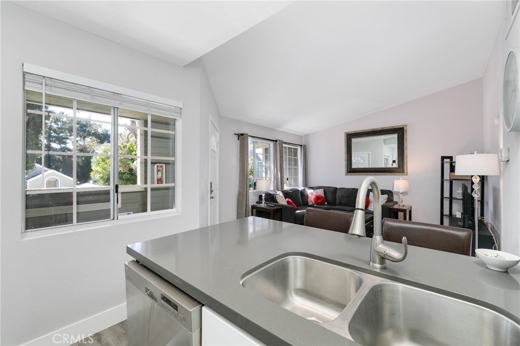 Welcome to your new home in the heart of South Coast Metro, one of Orange County’s most convenient and desirable locations. This updated 1-bedroom, 1-bath condo offers a perfect blend of comfort, style, and accessibility within the secure Chelsea Court community.
Inside, you’ll find a bright, open living space with new flooring, an open kitchen, and a comfortable bedroom with direct access to the bathroom. Enjoy the convenience of in-unit laundry, central air and heat, and a keyless smart entry system. A private balcony with a grill provides the ideal spot to unwind or host a casual get-together. Two parking spaces are included. Chelsea Court residents enjoy resort-inspired amenities including a large pool, two spas, a clubhouse, fitness center, BBQ area, and a dedicated dog park. This prime location puts you minutes from the 405 Freeway, John Wayne Airport, and just a short drive to Newport and Huntington Beaches. South Coast Plaza, UCI, and Disneyland are all close by for shopping, dining, and entertainment. Enjoy the best of Southern California living in this beautifully refreshed home at Chelsea Court.