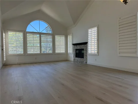 MLS: OC26195274