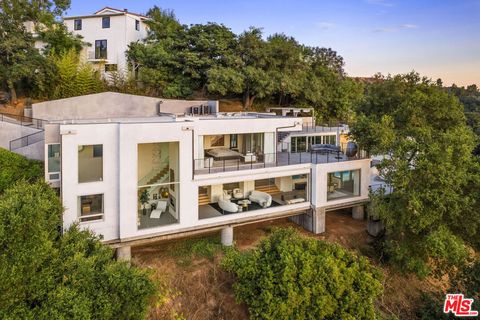 Photo of 9716 Oak Pass Road, Beverly Hills, CA 90210 (MLS # 26798743)