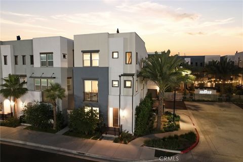 Photo of 133 Jessup Way, Tustin, CA 92780 (MLS # AR26109773)