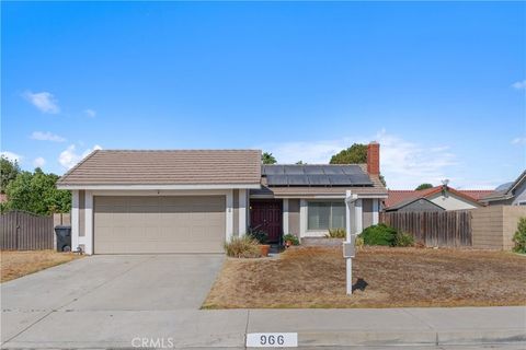 966 N Ironwood Avenue Rialto CA 92376