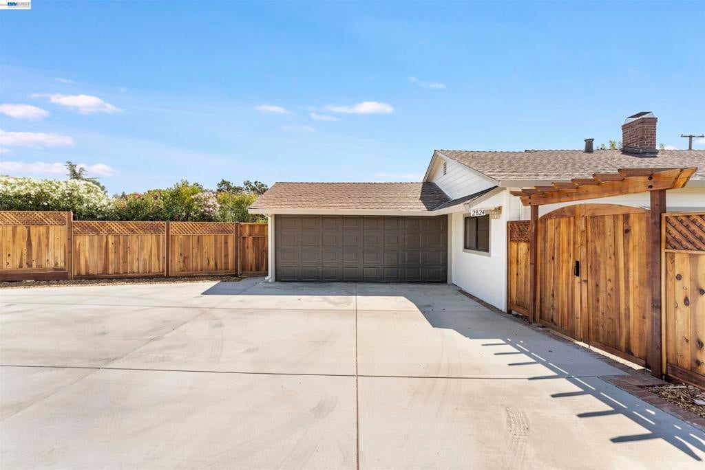 2824 Cowell Rd.