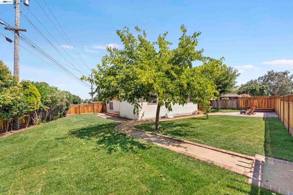 2824 Cowell Rd.