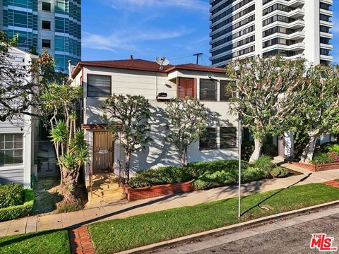 Photo of 10361 Ashton Avenue, Los Angeles, CA 90024 (MLS # 26637355)