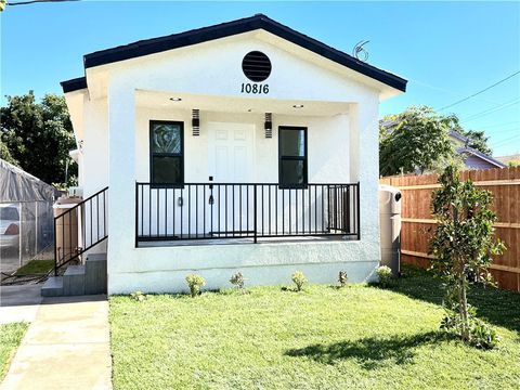 Photo of 10816 Willowbrook Ave, Los Angeles, CA 90059 (MLS # DW25239841)