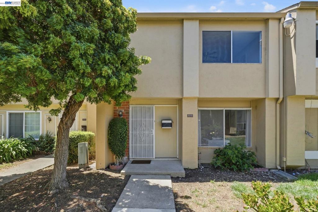 4246 Solar Cir CIR