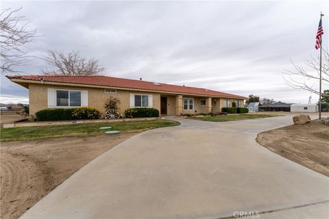 Photo of 6669 W Avenue A, Rosamond, CA 93560 (MLS # SR26003182)