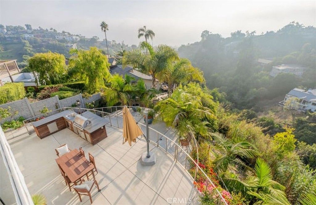 Photo of 986 Oriole Dr, Laguna Beach, CA 92651 (MLS # OC25273831)