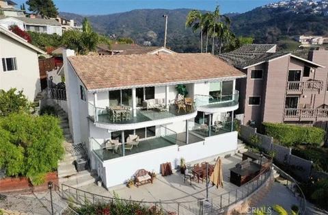 MLS: OC25273831