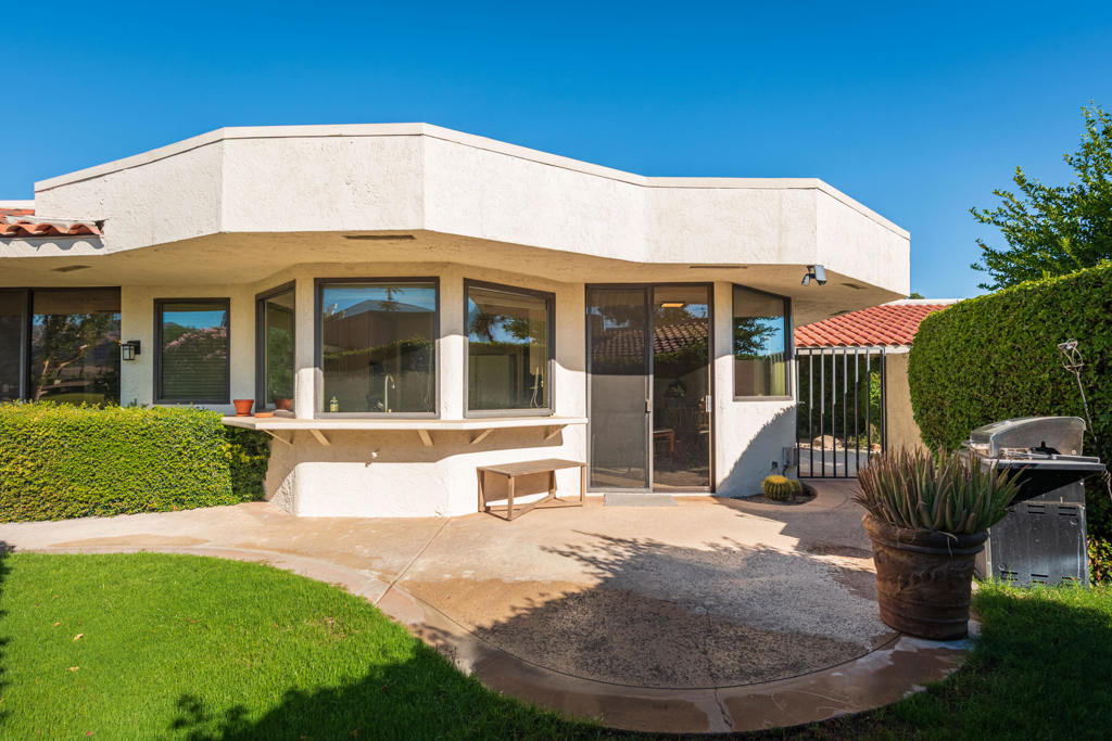 The Springs C.C. - Residential