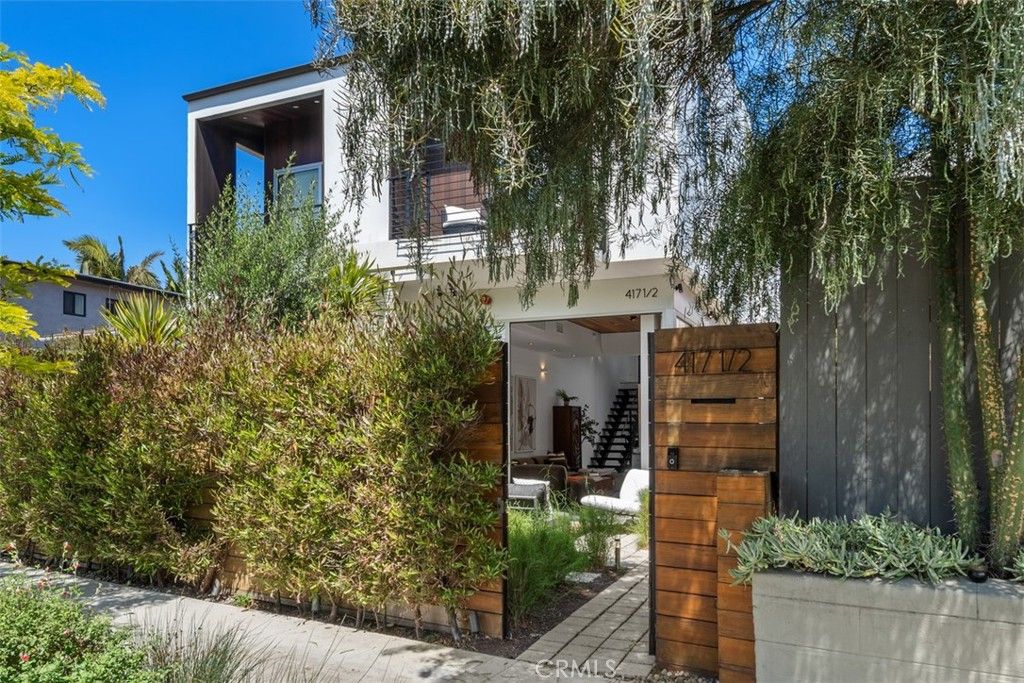 Photo of 417 Sunset Avenue #.5, Venice, CA 90291 (MLS # OC26021449)