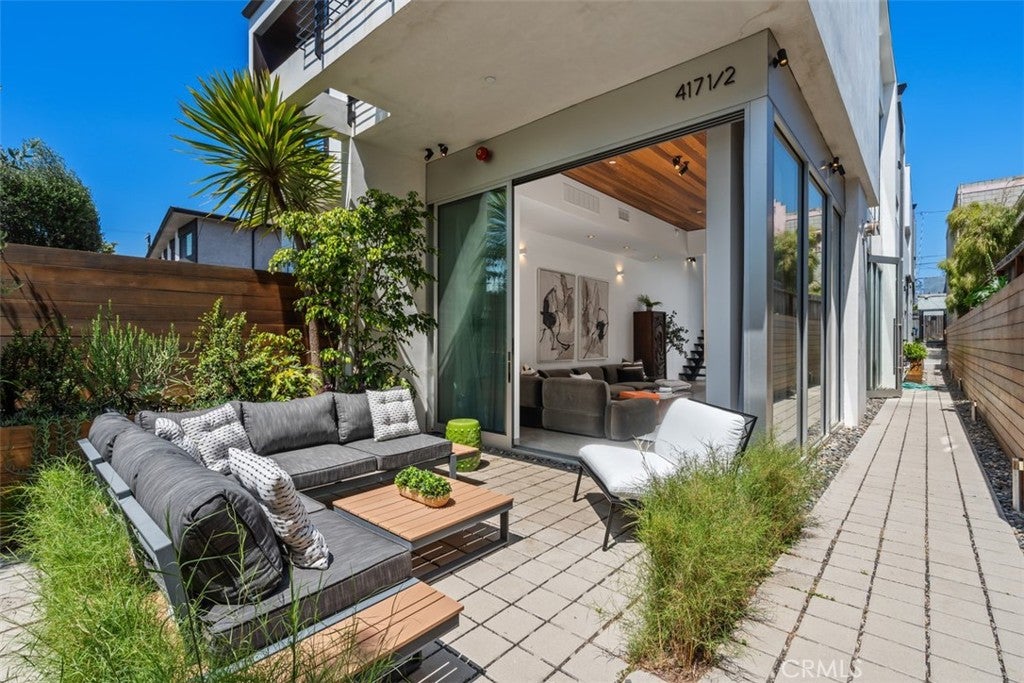 1/2 Sunset Avenue