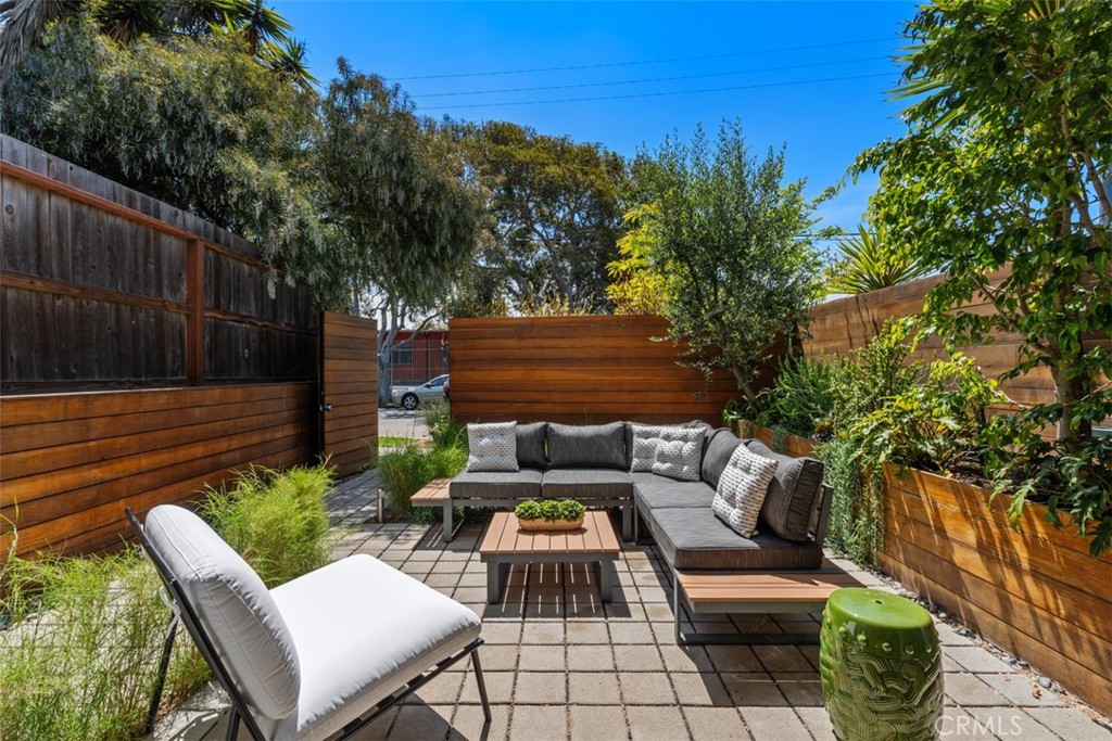 1/2 Sunset Avenue
