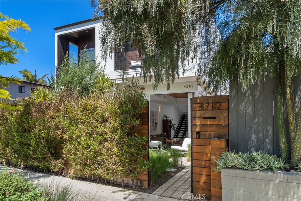 1/2 Sunset Avenue