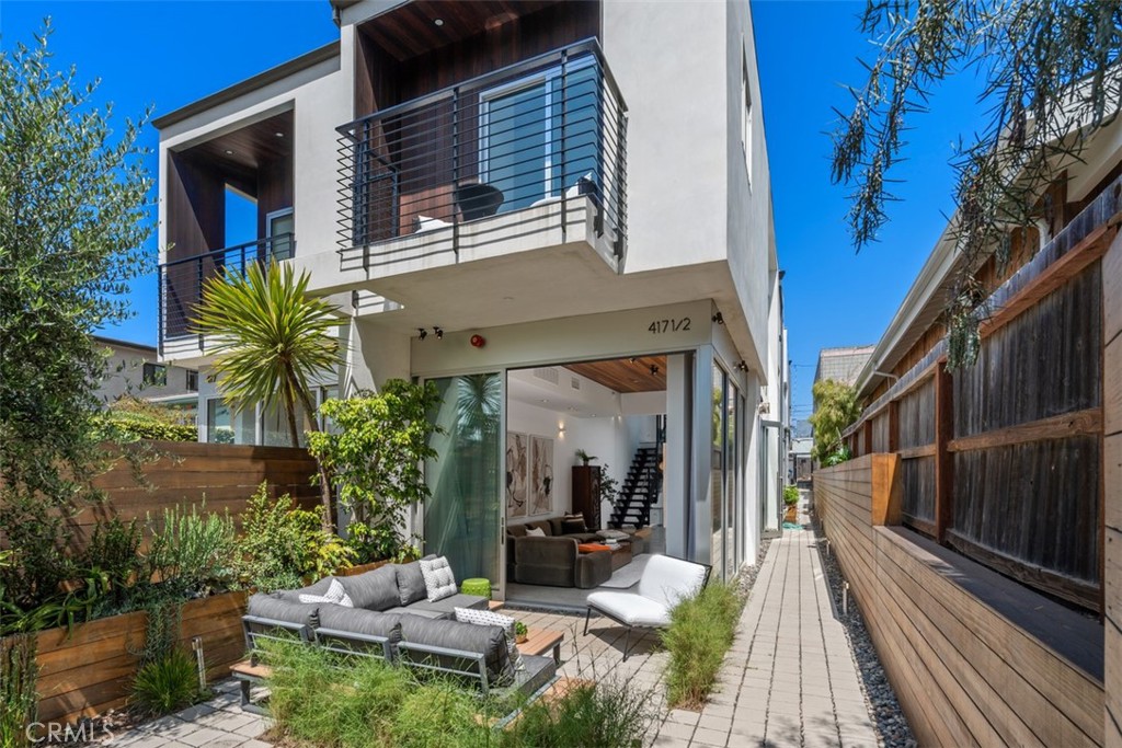 1/2 Sunset Avenue