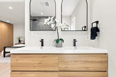 Tiny photo for 5506 Forest Cove Ln, Agoura Hills, CA 91301 (MLS # SR26198382)